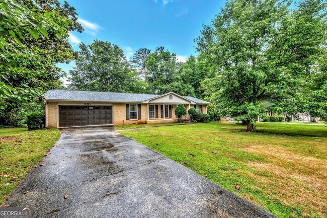 Building Photo - 801 Mockingbird Ln