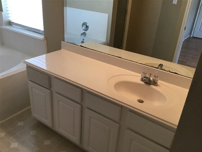 Building Photo - 6205 Ozark Tr