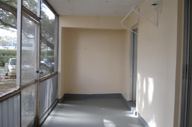 Building Photo - 622 NW 13th St