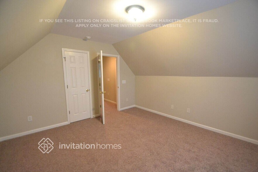 Building Photo - 8728 Hazelcroft Ln