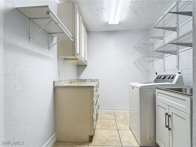 Building Photo - 4348 Beechwood Lake Dr