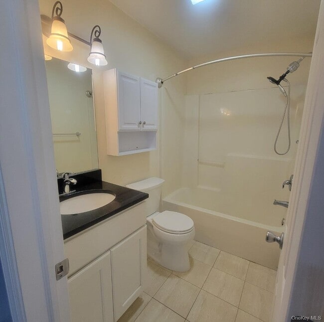 Building Photo - 134 New Valley Rd