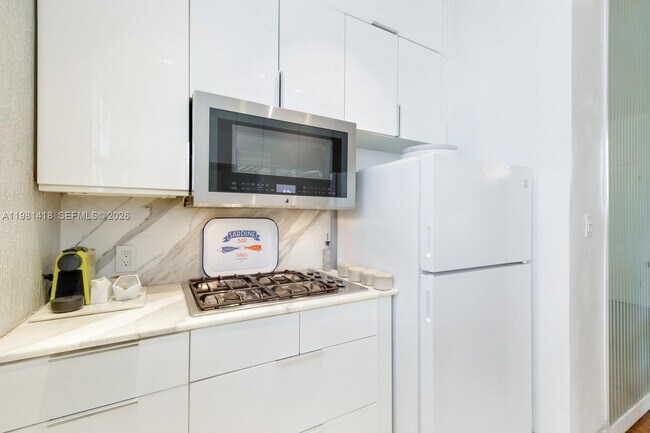 Building Photo - 739 11th St