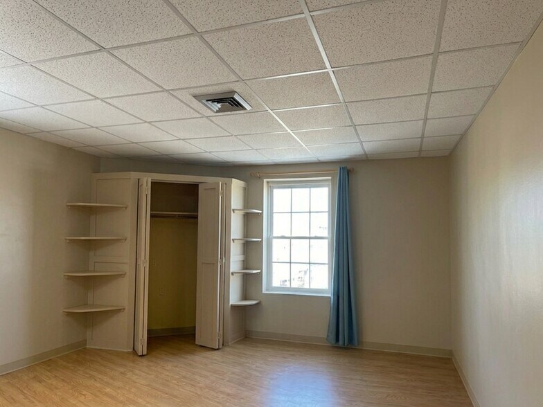 Building Photo - 5901 Bryant St