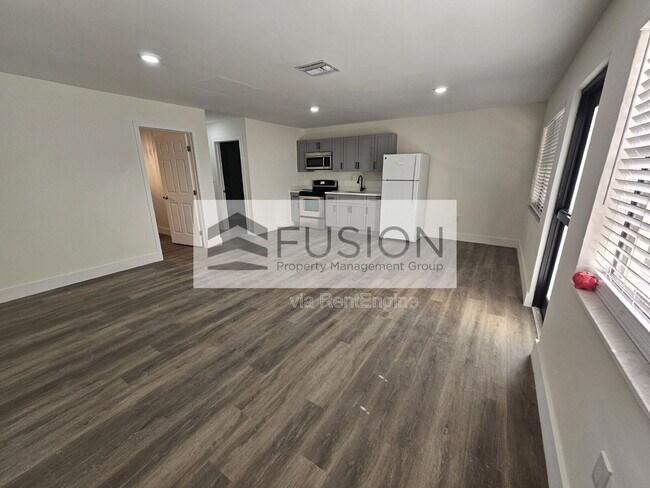 Building Photo - 1731 Alcazar Dr