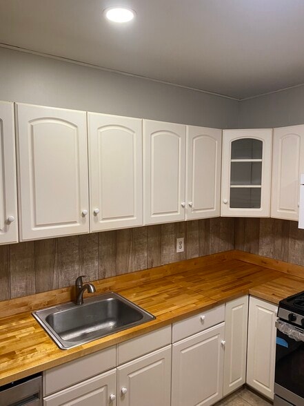 Kitchen - 3145 Almond St