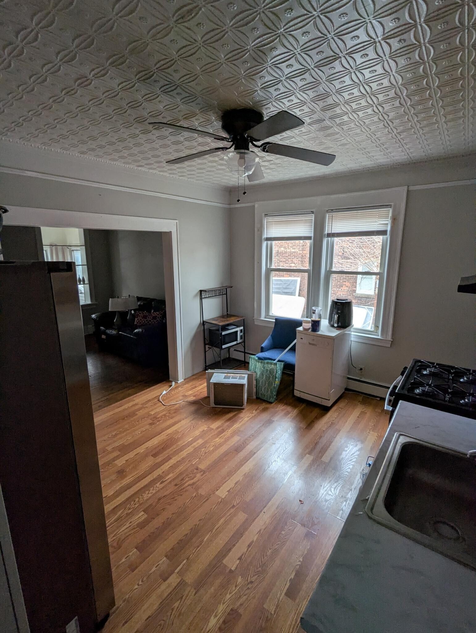 kitchen - 213 Lincoln Pl