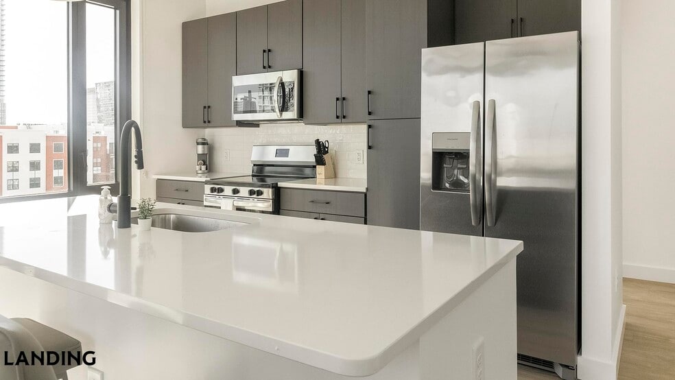 Building Photo - 1007 S Mint St