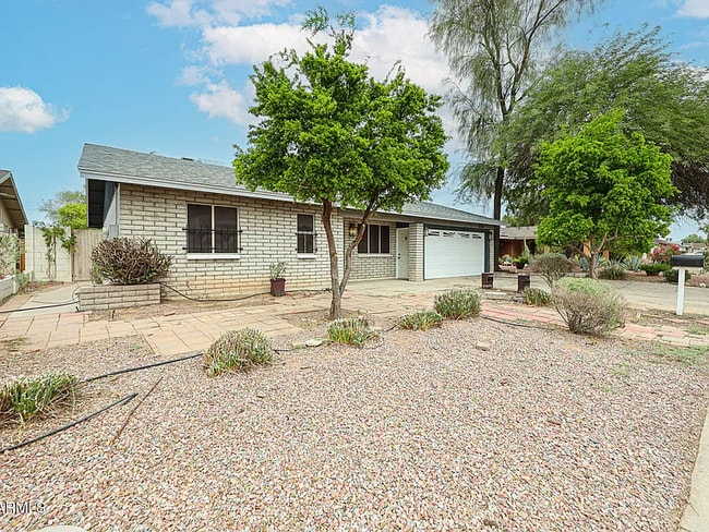 Building Photo - 3016 W Libby St