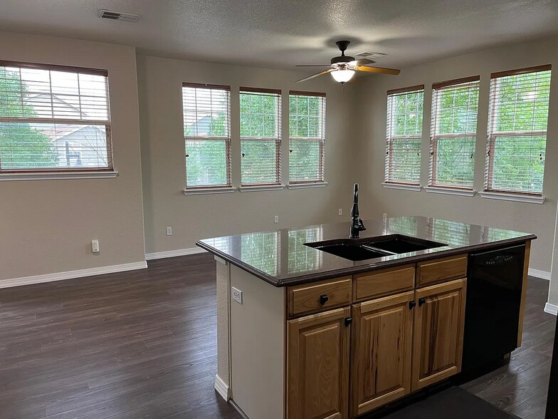 Building Photo - 15455 Canyon Rim Dr