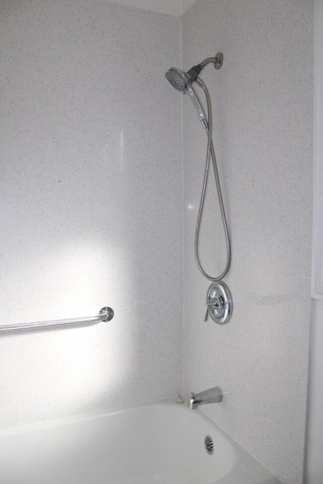 Building Photo - 500 Civic Center St