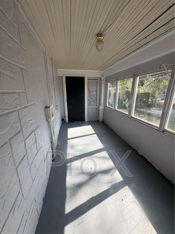 Building Photo - 2110 S Byers Ave