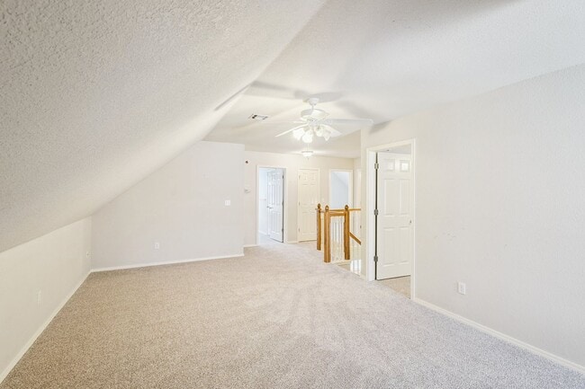 Building Photo - Spacious 4 Bedroom + Bonus Room