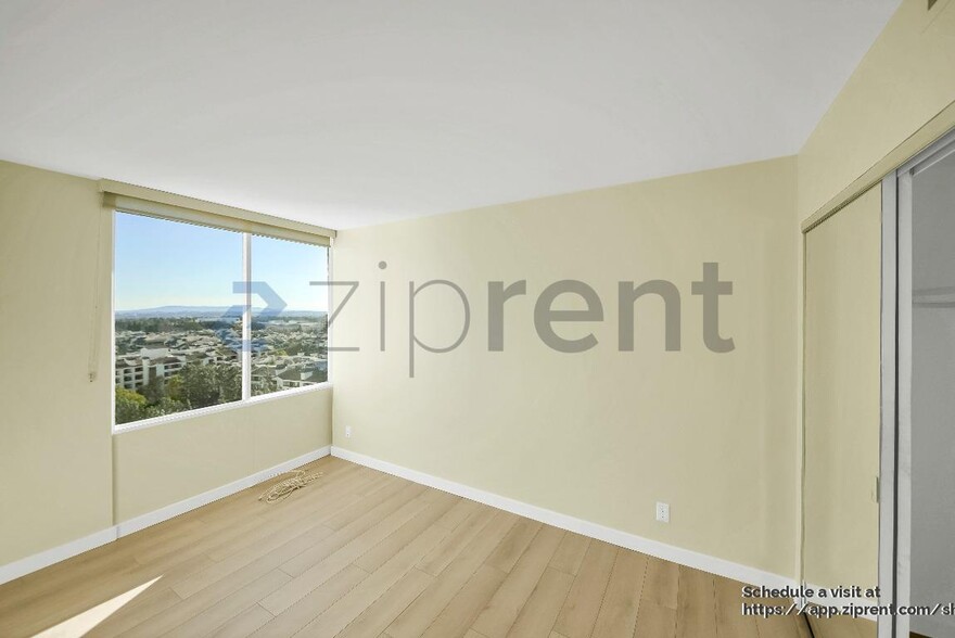 Building Photo - 2160 Century Pk E