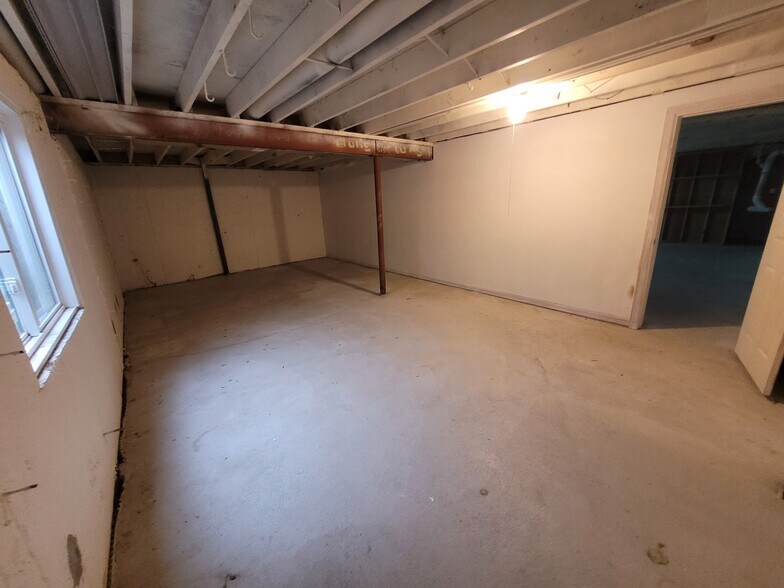 Building Photo - 364 N Everett Dr