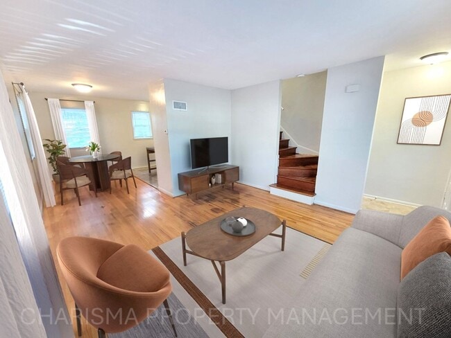 Primary Photo - SPACIOUS TWO BEDROOM ONE BATH DUPLEX!! GREAT AMENITIES, LOCATION, AND PRICE!