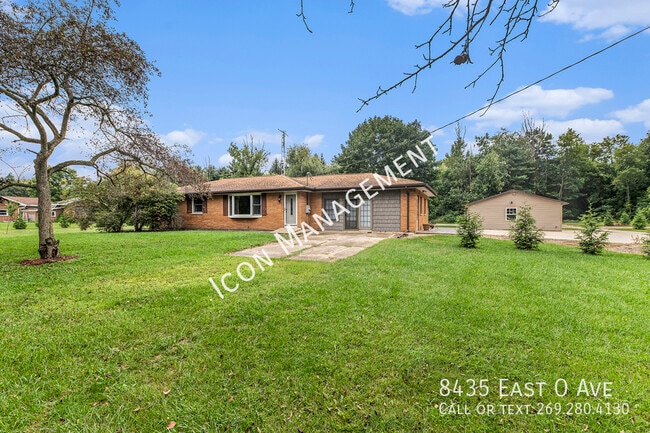 Building Photo - 8435 E O Ave