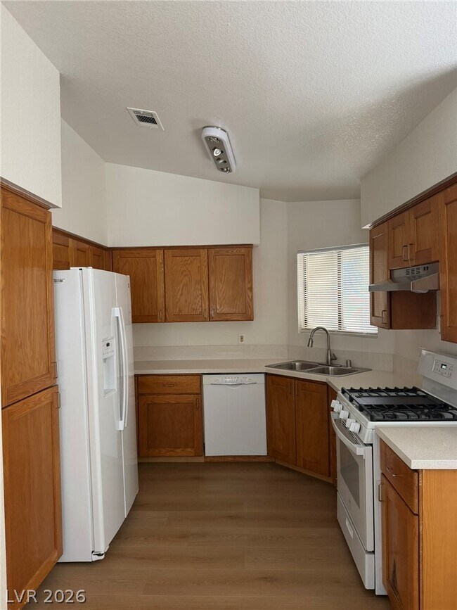 Building Photo - 2324 Chapman Hill Dr