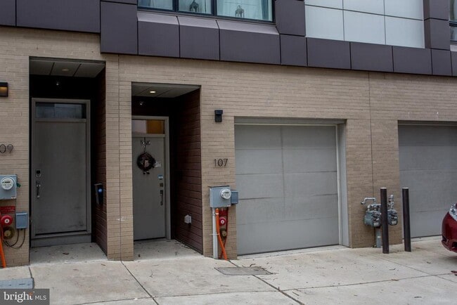 Building Photo - 107 Olive St