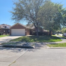 Building Photo - 2402 Montana Blue Dr