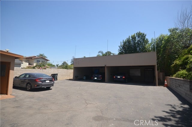 Building Photo - 647 S Glassell St