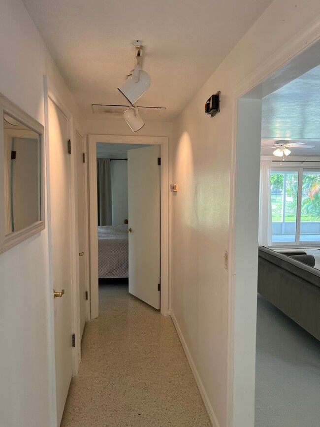 Building Photo - 2 Bedroom 2 Bath Single Family Home