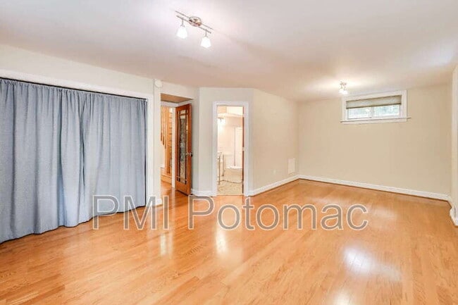 Building Photo - 4118 Wexford Ct