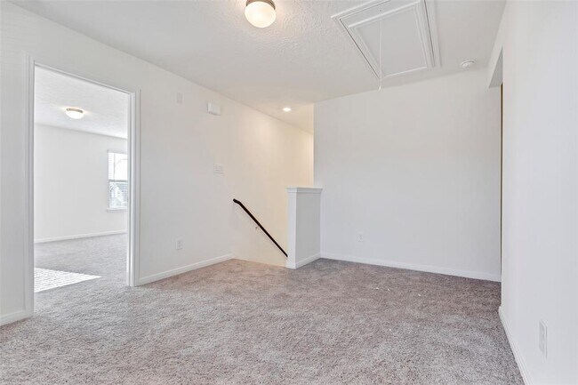 Building Photo - 9423 Castillo Ct