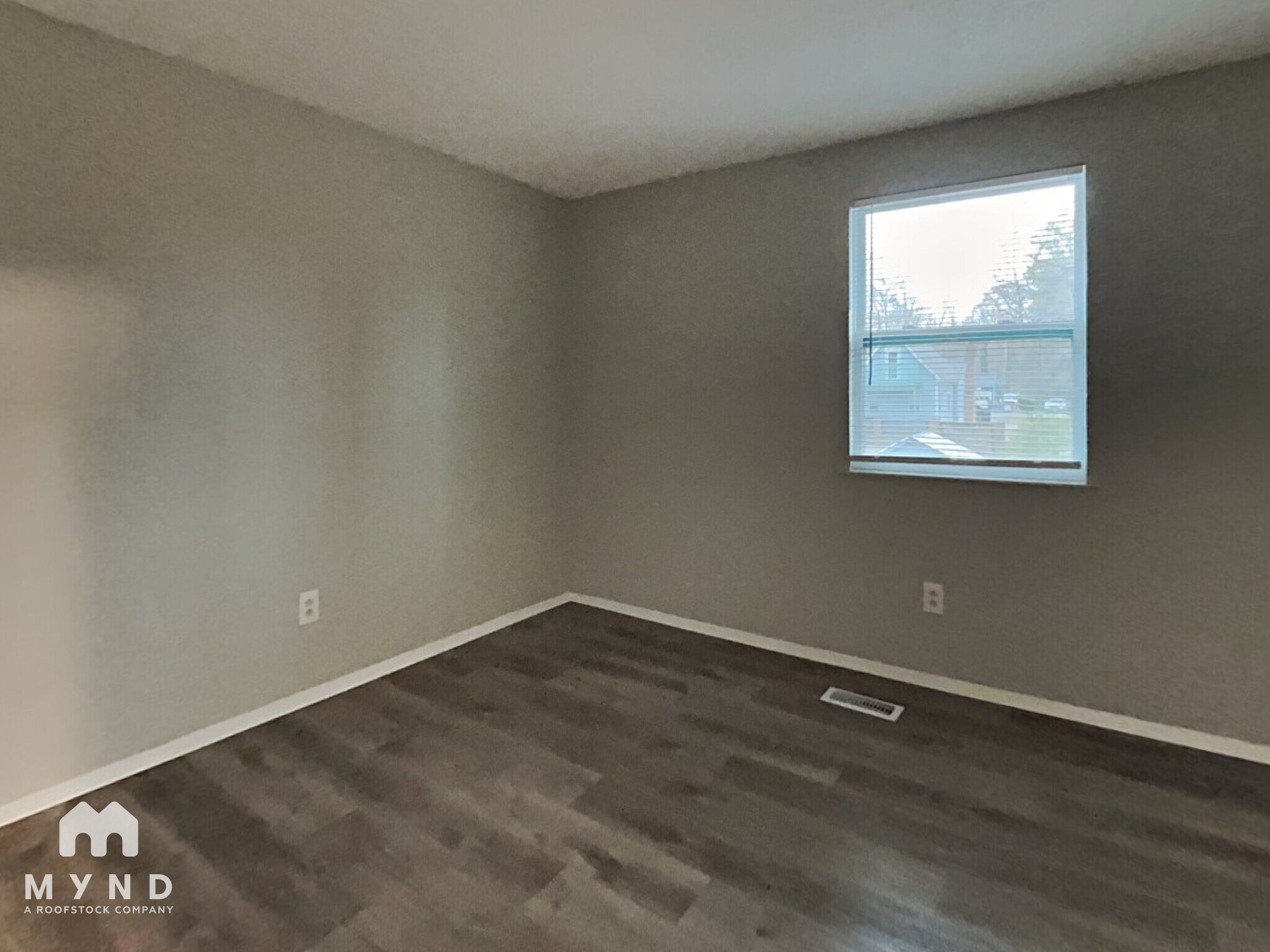 Building Photo - 6301 Ivory Palm Dr