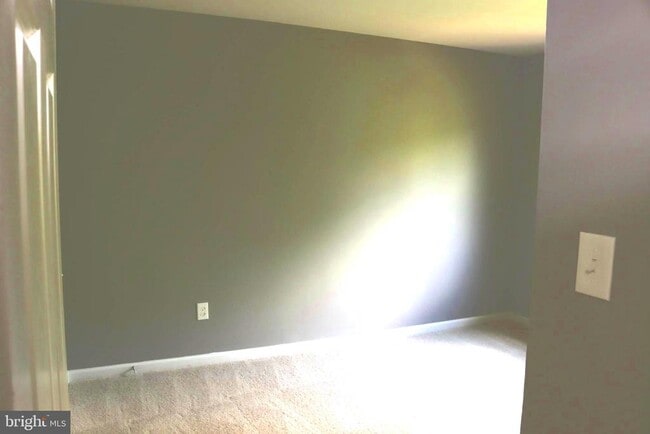 Building Photo - 1029 Kings Ct