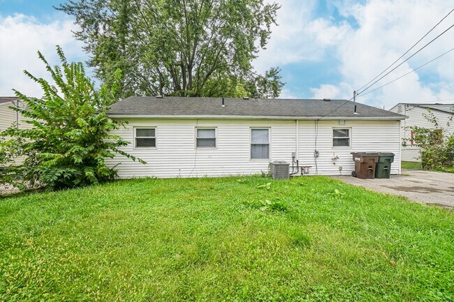 Building Photo - 2530 Bellfield St