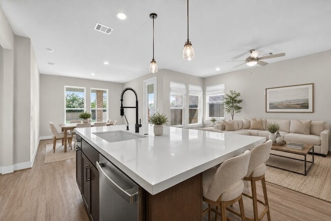 Building Photo - 5350 Lantana River Ln