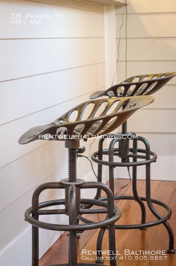 Building Photo - 38 Parkin St