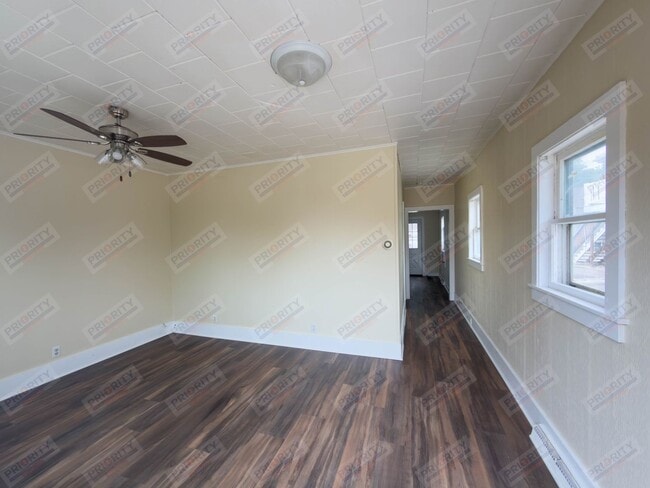 Building Photo - 1 Bedroom Single Family Home
