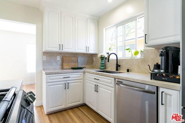 Building Photo - 12023 Collins St