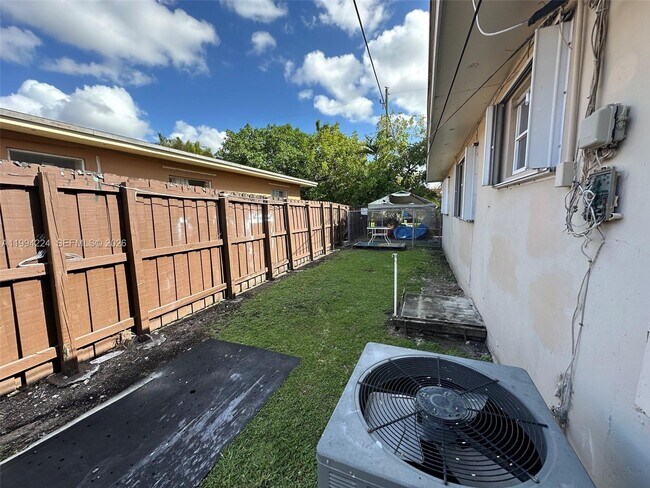 Building Photo - 11346 SW 2nd St