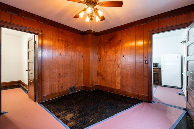 Building Photo - Charming 3-Bed Home in Bayview!  With 2 Car Garage!!  Pets Welcome!