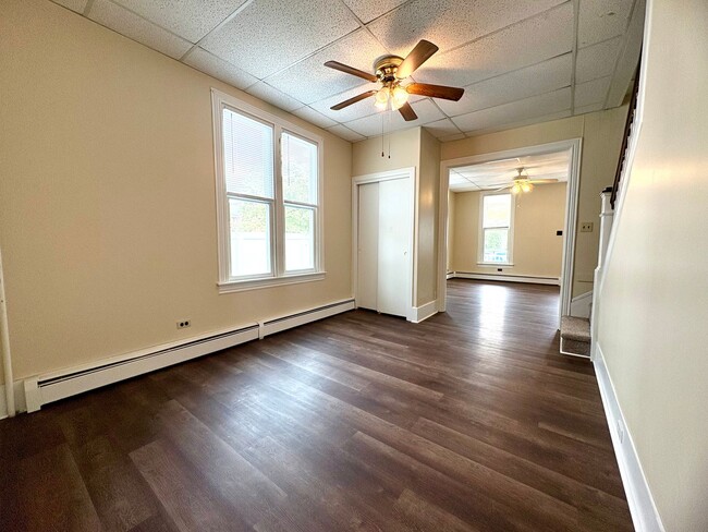 Building Photo - 3 Bedroom 1.5 Bathroom in Elizabethtown!