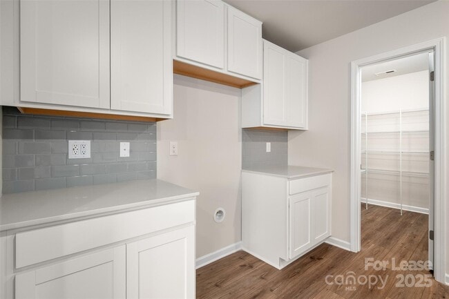 Building Photo - 108 Rock Ave