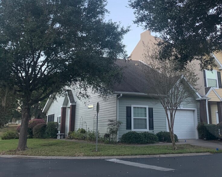 Primary Photo - 10444 NW 28th Pl