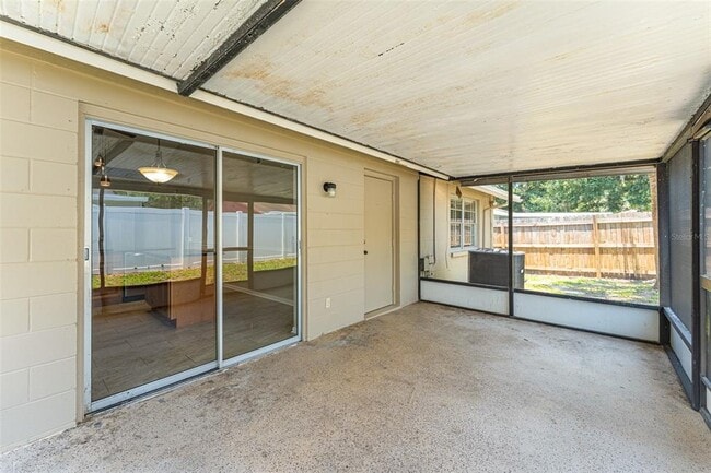 Building Photo - 16017 Woodpine Dr