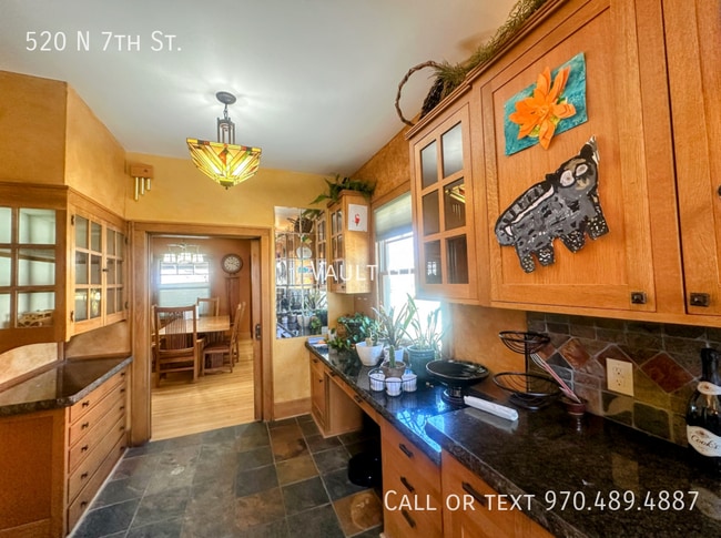 Building Photo - 520 N 7th St