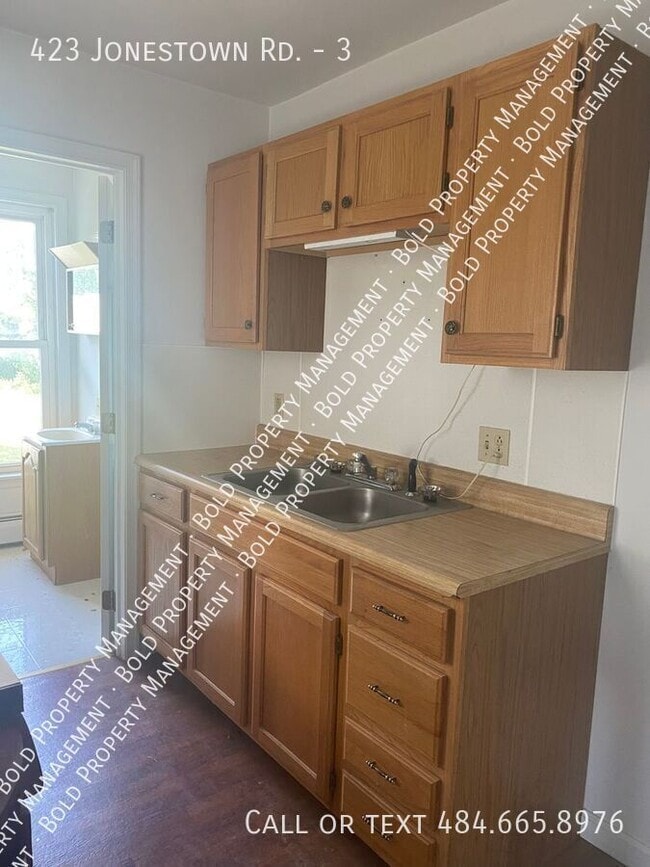 Building Photo - 423 Jonestown Rd