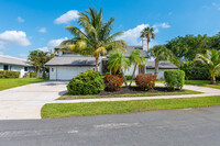 Building Photo - 3138 Lakeview Dr