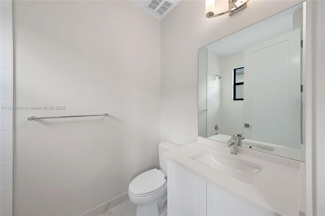 Building Photo - 20422 Southernwood Ave