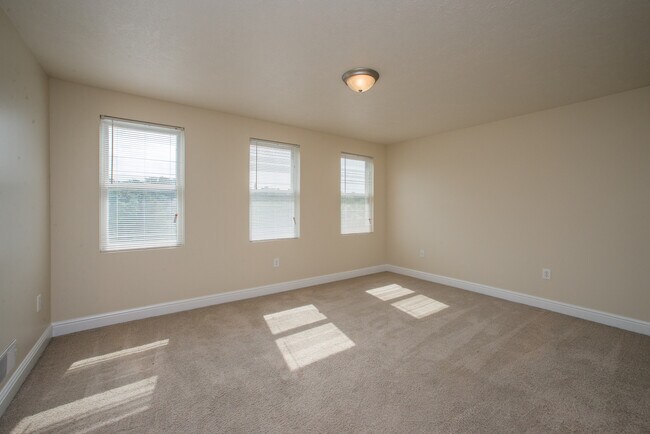 Building Photo - Modern 3-Bedroom 3-Bath  Home for Rent in Mt Washington, Pittsburgh, PA