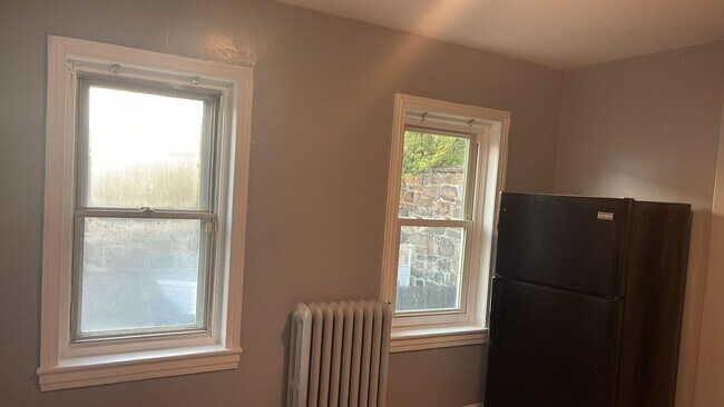 Building Photo - Spacious 1-Bedroom Unit with All-Inclusive Appliances!