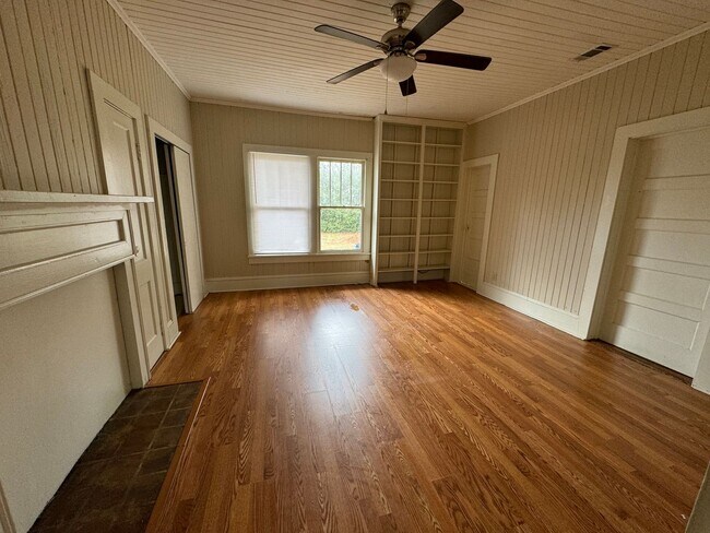 Building Photo - 6110 Burkhalter Rd