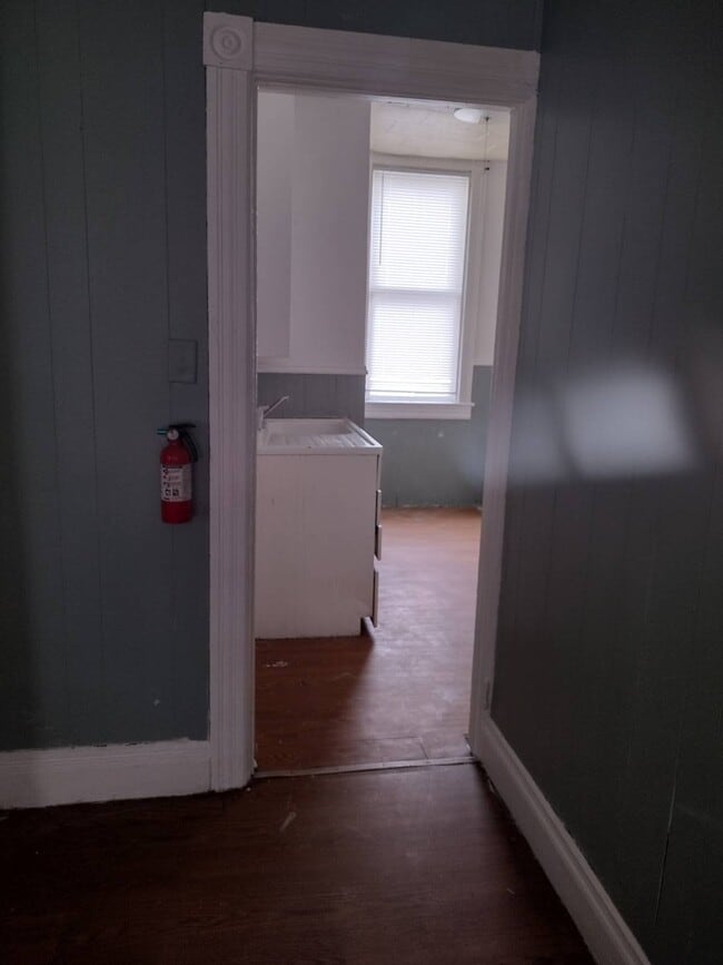 Building Photo - 1426 Sunset Ave