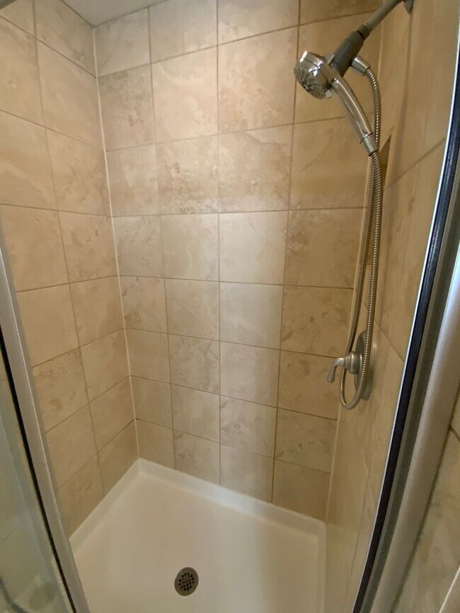 Building Photo - 3 Bedroom Townhome Available Near Wyoming Blvd NE & Paseo Del Norte Blvd NE!